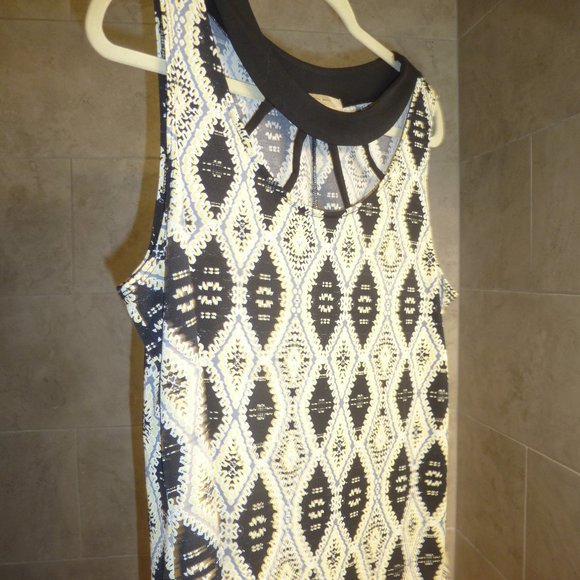 Diana Belle Sleeveless Stretchy Top w/ Round Neck accent Sz XL - Picture 4 of 8